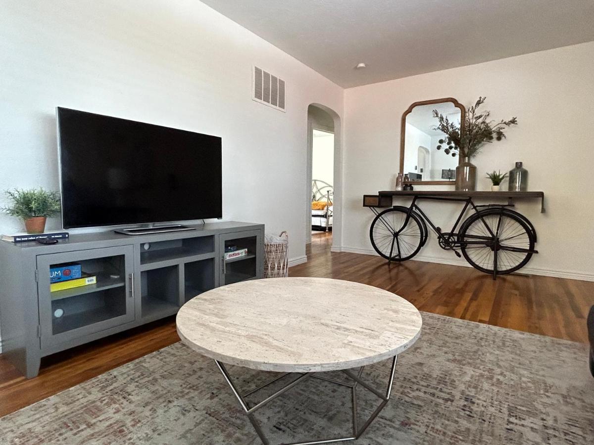 Home Sweet Idahome, Feels Like Home With All The Decor You Wish You Could Afford King Bed In Master, Fully Fenced Dog Friendly Yard, A Few Blocks From Bsu And Downtown Boise, Your Perfect Stay! 외부 사진