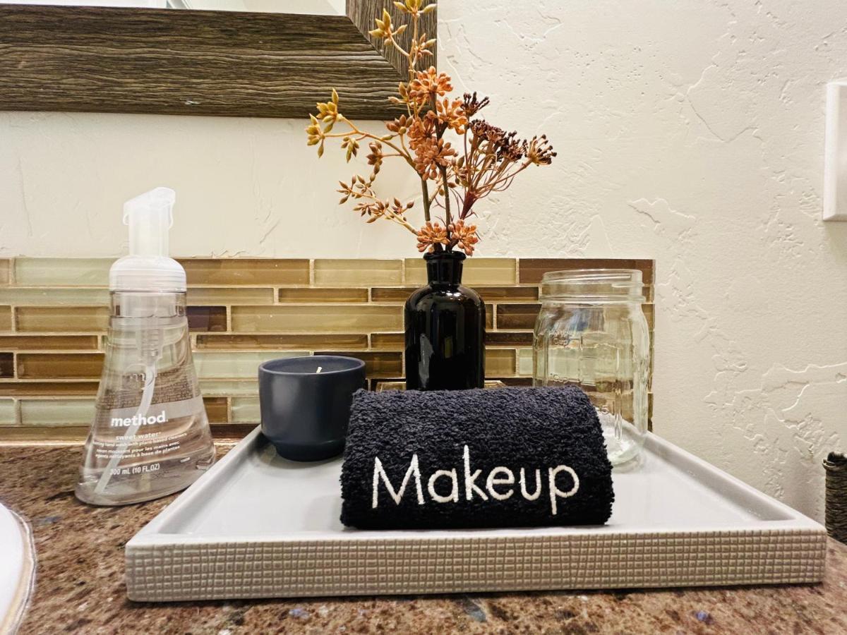 Home Sweet Idahome, Feels Like Home With All The Decor You Wish You Could Afford King Bed In Master, Fully Fenced Dog Friendly Yard, A Few Blocks From Bsu And Downtown Boise, Your Perfect Stay! 외부 사진