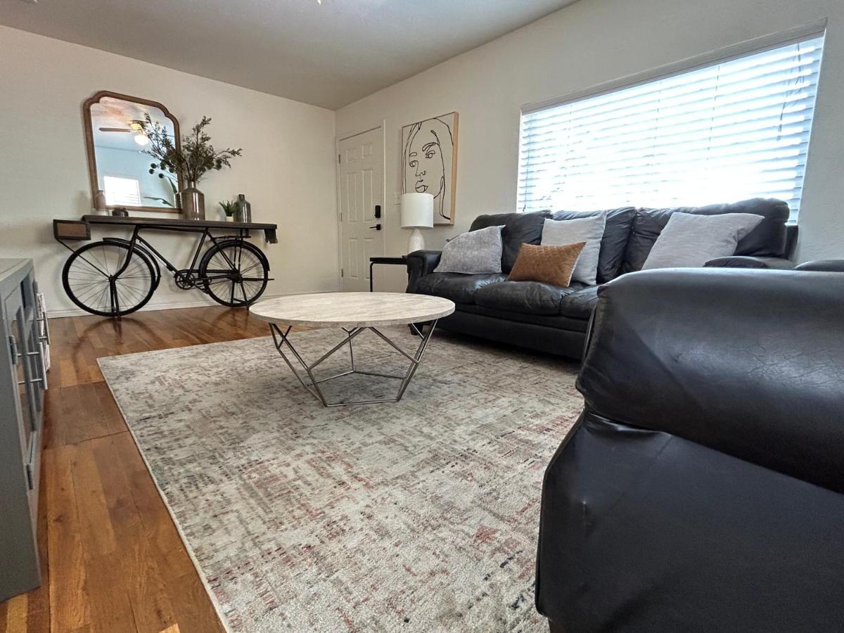 Home Sweet Idahome, Feels Like Home With All The Decor You Wish You Could Afford King Bed In Master, Fully Fenced Dog Friendly Yard, A Few Blocks From Bsu And Downtown Boise, Your Perfect Stay! 외부 사진