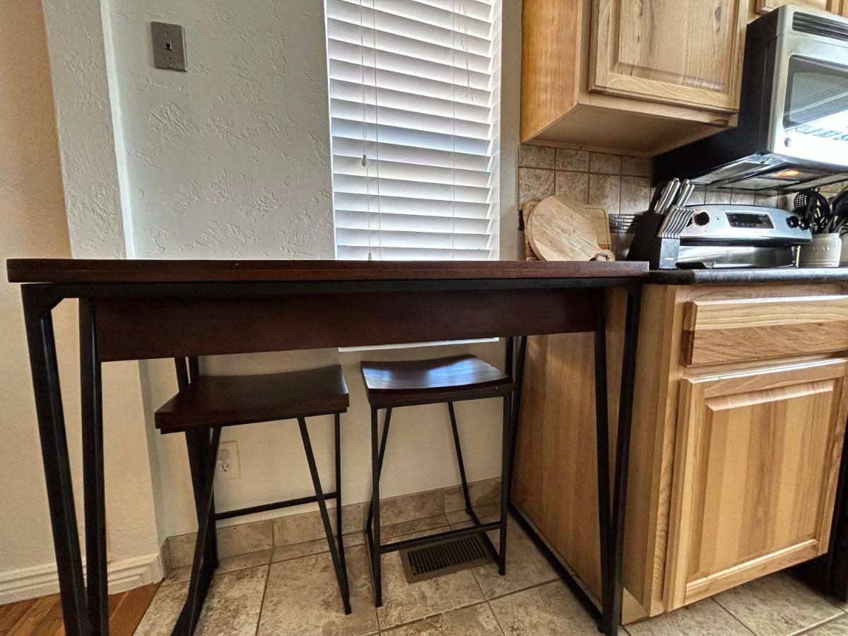 Home Sweet Idahome, Feels Like Home With All The Decor You Wish You Could Afford King Bed In Master, Fully Fenced Dog Friendly Yard, A Few Blocks From Bsu And Downtown Boise, Your Perfect Stay! 외부 사진
