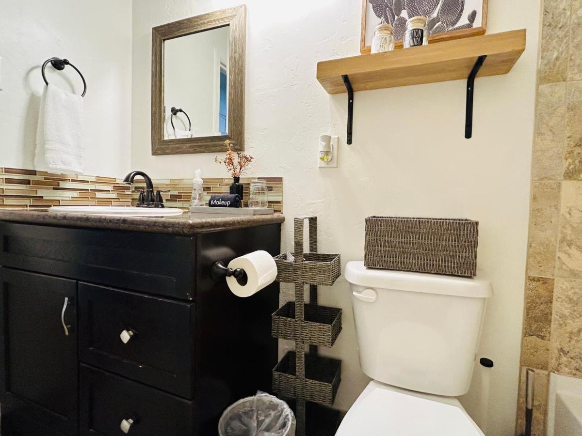 Home Sweet Idahome, Feels Like Home With All The Decor You Wish You Could Afford King Bed In Master, Fully Fenced Dog Friendly Yard, A Few Blocks From Bsu And Downtown Boise, Your Perfect Stay! 외부 사진